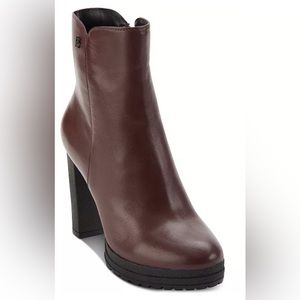 DKNY - Tessi Lug Sole Platform Booties- Size 8